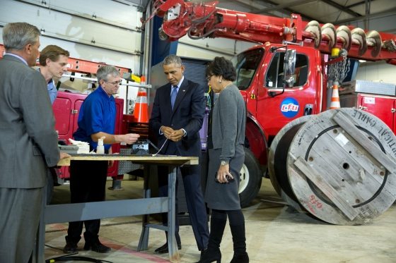 Obama visits a fiber facility