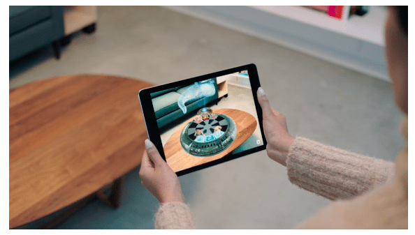 Apple Shows its AR Cards, Offers Developers Sizeable Opportunity